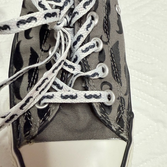 Converse Mustache Women’s Grey & Black Low Top Sneakers. Size 9 - Picture 7 of 8